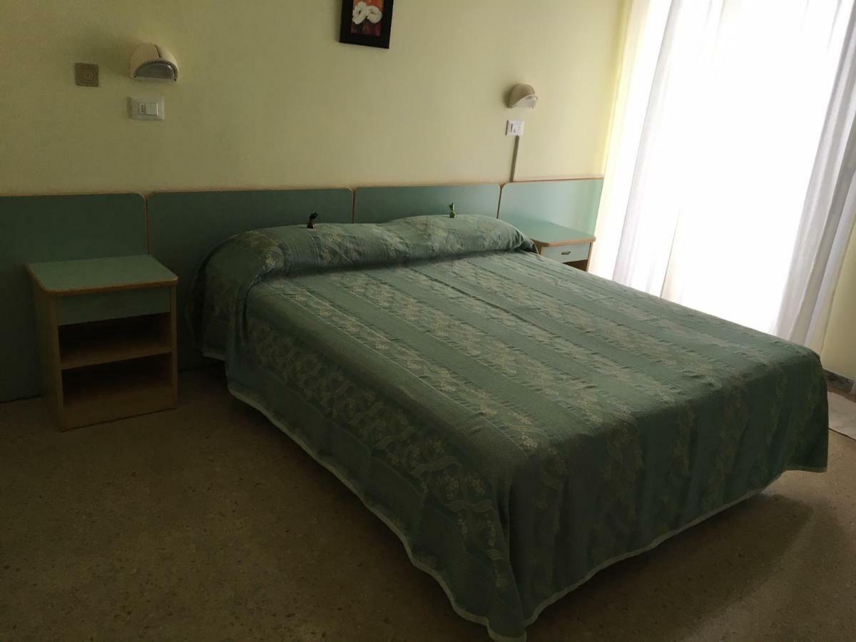 Hotel Laila Чезенатіко Екстер'єр фото